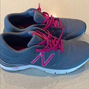 New balance tennis shoes